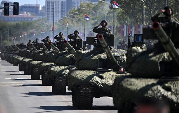 Танки з РФ, ракети з Ізраїлю: Сербія провела парад