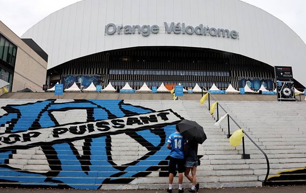 Ожидаемая непогода стала причиной переноса матча во Франции