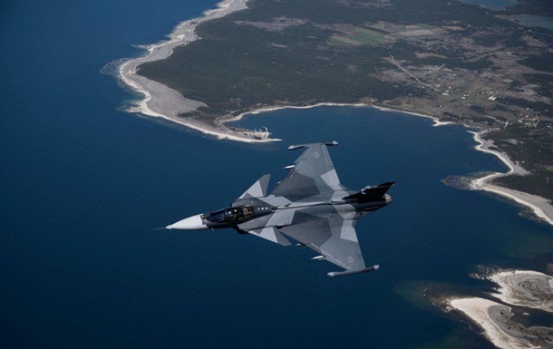 Польша и Швеция впервые проводят военные учения на Балтике