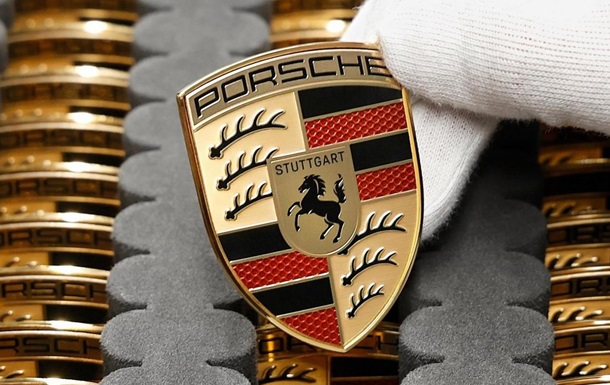 Porsche переглянула плани: ставка на ДВЗ і гібриди замість електрокарів