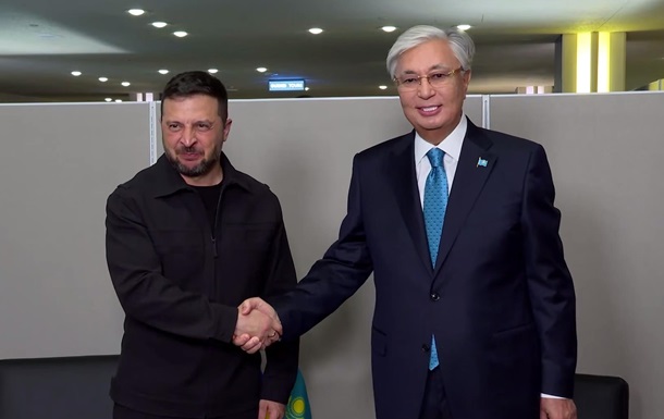 Зеленський і Токаєв обговорили війну в Україні