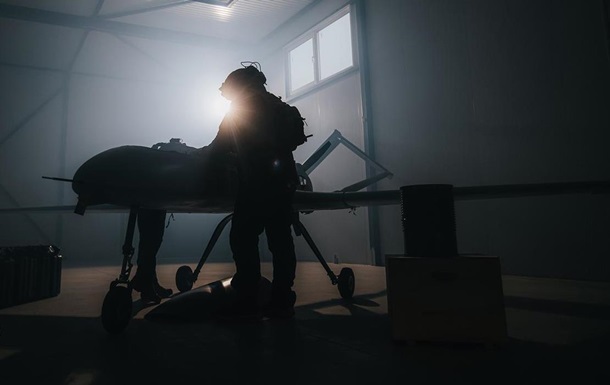 ВСУ поразили нефтеобъекты в РФ и самолеты в Крыму