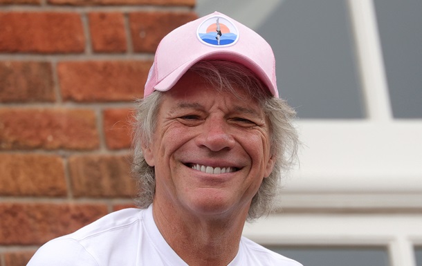 Джон Бон Джові прокоментував усиновлення дитини його сином