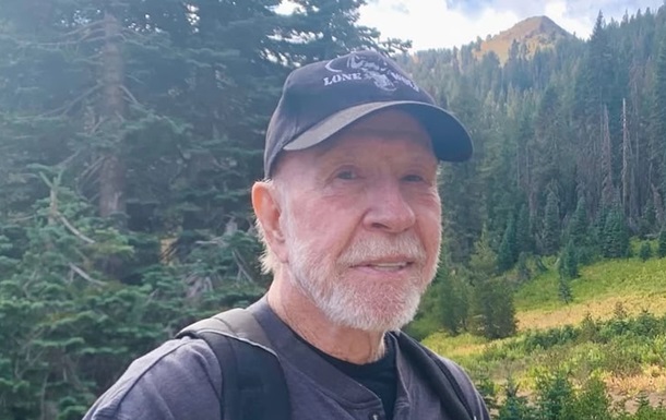 Чак Норрис покорил действующий вулкан в Калифорнии