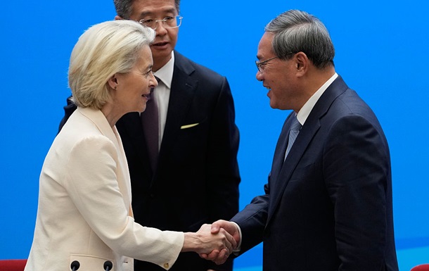 Глава ЕК призвала Китай побудить РФ к переговорам