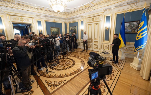 Зеленский подтвердил переговоры с США об оружии