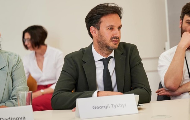 МИД: Украина блокирует пропаганду, а Венгрия - журналистику