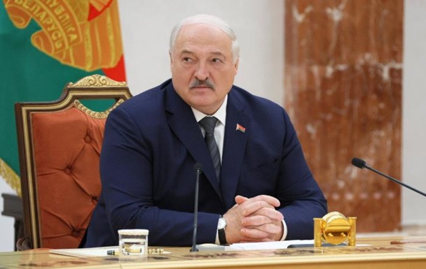  Старый человек : Лукашенко отреагировал на слова Зеленского