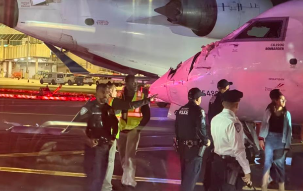 У Нью-Йорку в аеропорту зіткнулися два літаки