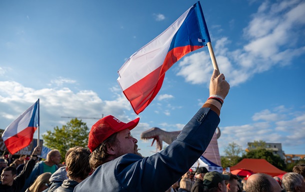 Парламентские выборы начались в Чехии