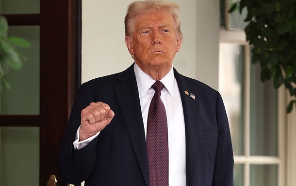 В США готовят долларовую монету с изображением Трампа - СМИ