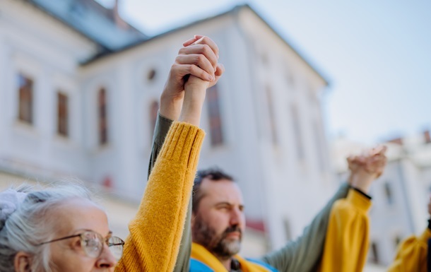 К каким странам украинцы относятся лучше всего: опрос