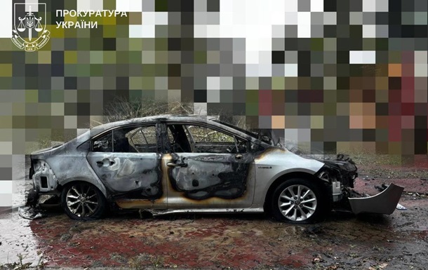 Росіяни обстріляли авто в Херсоні, поранено дітей