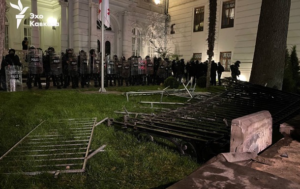 В Тбилиси продолжаются акции протеста