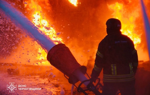 Зеленский поблагодарил спасателей за оперативную работу