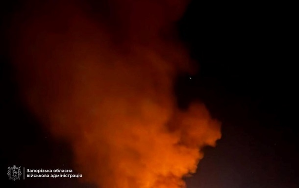 РФ атаковала Запорожье ракетами и УАБами