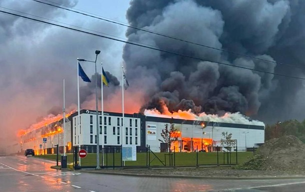 Во Львове горит индустриальный парк