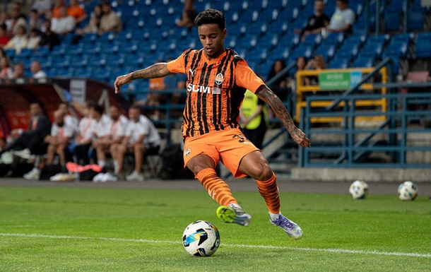 Бразильський футболіст Шахтаря знову тренується разом із партнерами