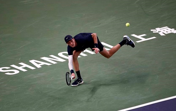 Сіннер залишив корти Шанхаю: заслаб ногами