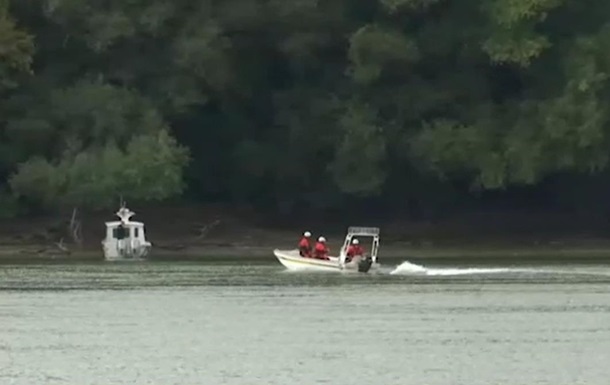 Човен з китайцями перекинувся на Дунаї, троє зникли безвісти