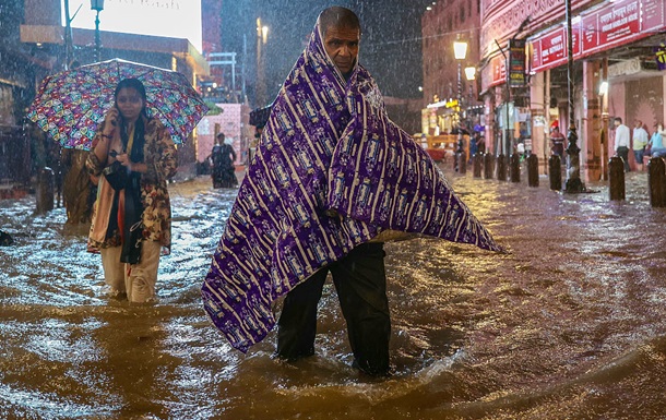 В Индии ливни вызвали наводнения и оползни: погибли десятки людей