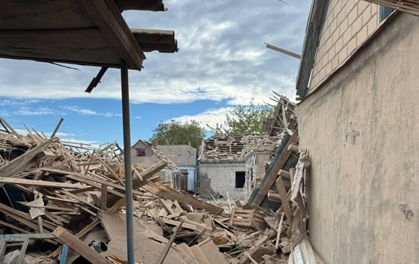 Армия РФ атаковала Херсон: погиб один человек, трое ранены