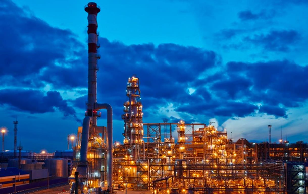 По НПЗ в Тюмени попали два дрона, есть повреждения - соцсети