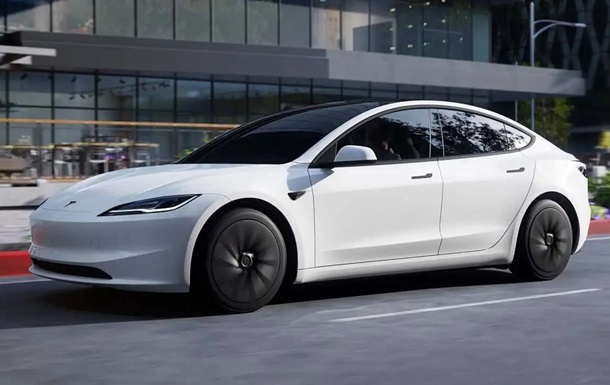 Tesla представила дві дешеві версії власних авто