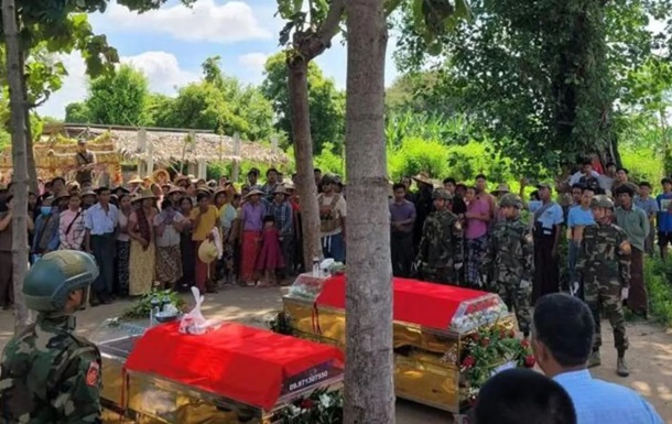 В Мьянме на антиправительственный протест сбросили две бомбы: много жертв