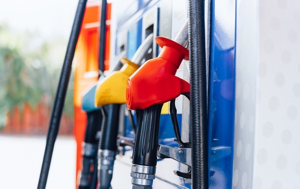 В РФ на АЗС Медведчука возник дефицит бензина