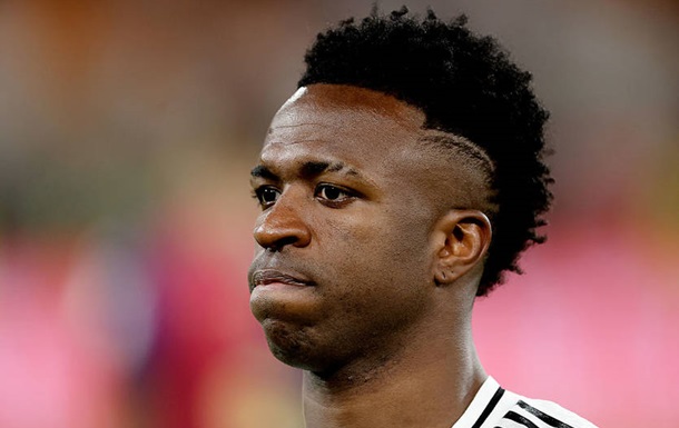 Винисиус показал себя галантным кавалером, попросив извинения за измены