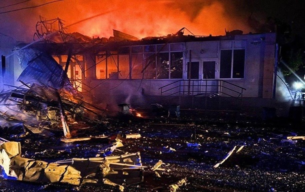 РФ атаковала 450 БПЛА и 30 ракетами - Зеленский