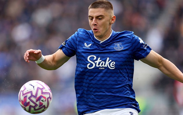 Евертон продовжить контракт з Миколенком