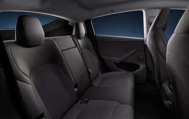 Tesla странно сэкономила: панорамная крыша в Model Y теперь скрыта