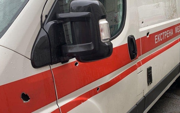 У Херсоні росіяни обстріляли бригаду  швидкої , є поранений