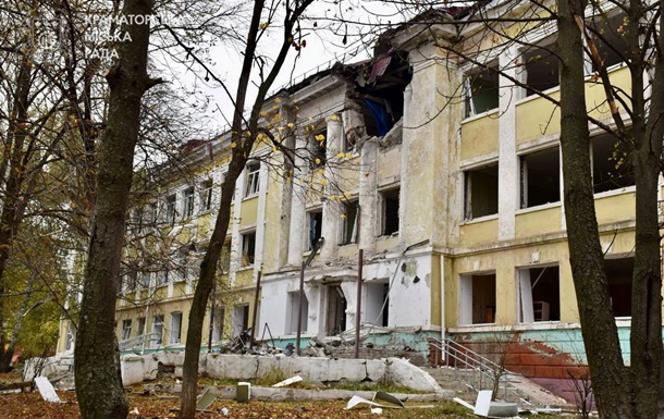 В Краматорске в результате атаки дронов повреждена школа