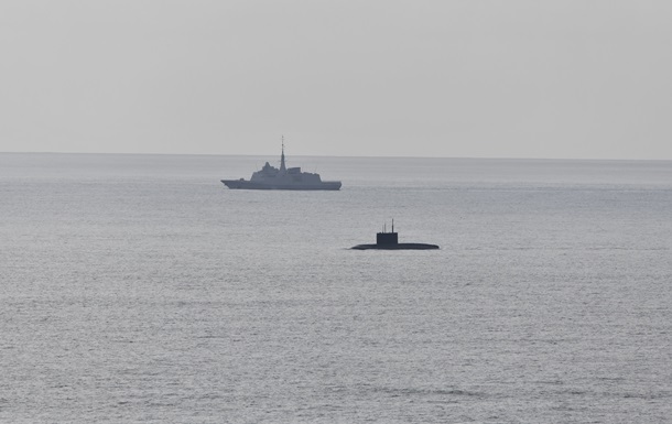 Во Франции из-за аварии всплыла российская субмарина