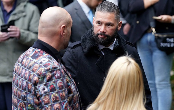 Беллью - про Усика: Хотілося б, щоб він пішов з боксу непереможеним