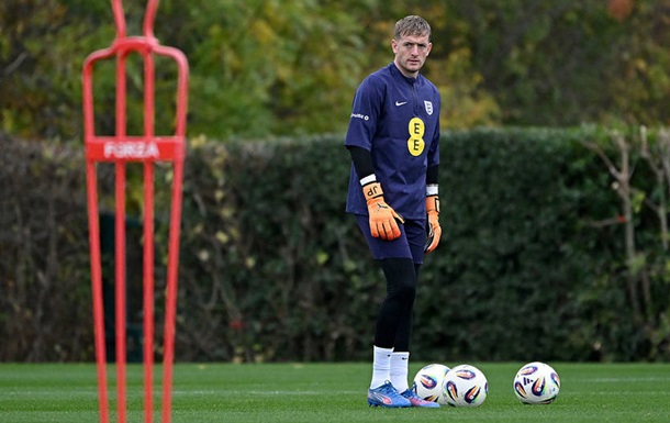 Евертон домовляється про нову угоду з воротарем збірної Англії