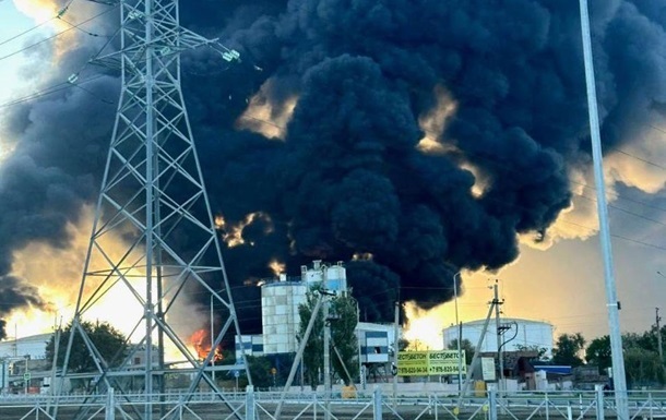 Генштаб подтвердил повторное поражение нефтебазы в Феодосии