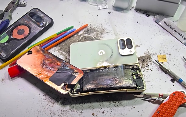 Google Pixel 10 Pro Fold взорвался во время теста на прочность