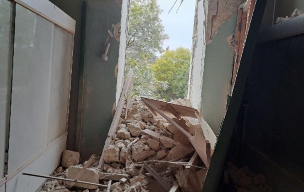 Треть здания разрушена: россияне атаковали краеведческий музей Херсона