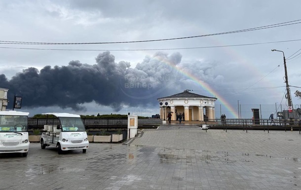 Разрушенную нефтебазу в Крыму показали со спутника