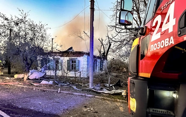 В Лозовой четверо раненых из-за удара российской бомбы