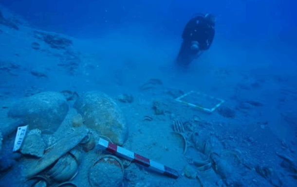 В Турции найдено затонувшее судно возрастом 2000 лет с сохранившимся грузом