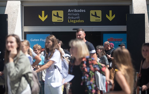 Дрон парализовал работу аэропорта в Испании