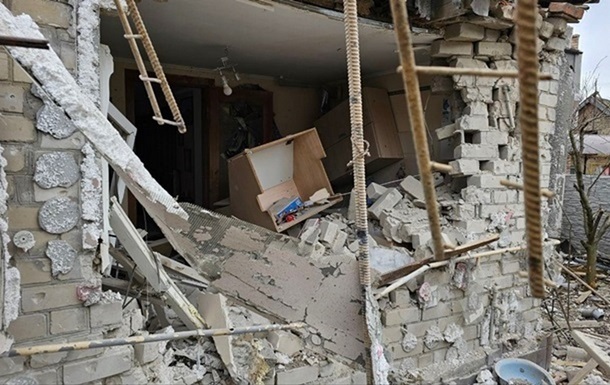 В результате ночного обстрела Херсона ранены трое людей