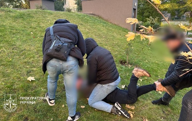 В Киеве экс-патрульный требовал взятку за фиктивное трудоустройство в вузе