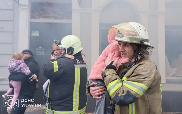 Удар по дитсадку в Харкові: президент показав фото