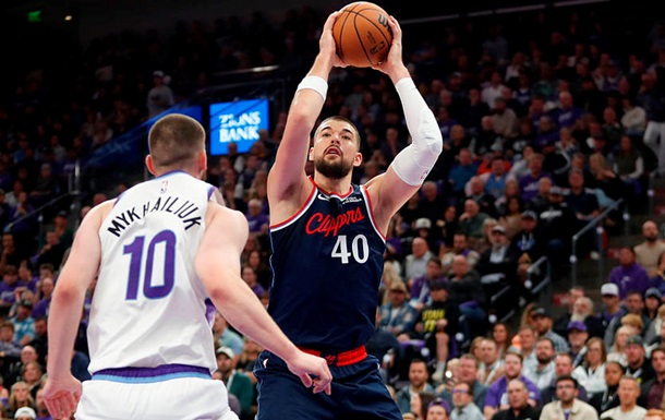 Михайлюк играет классный первый матч за Юту Джаз в новом сезоне